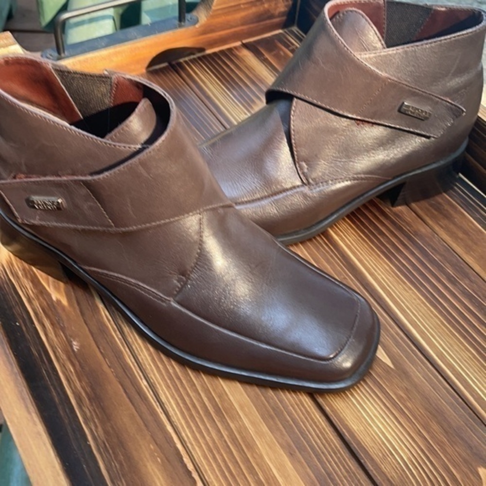 NWT Bruno Valenti shoes size 5.5 brown leather booties - Picture 4 of 8